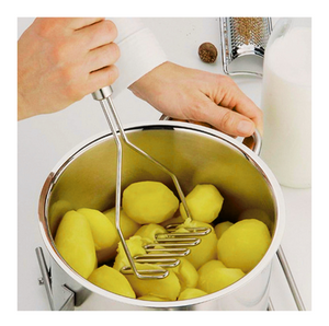 Smoother Purées, Fewer Strokes – Curved Wire Masher
