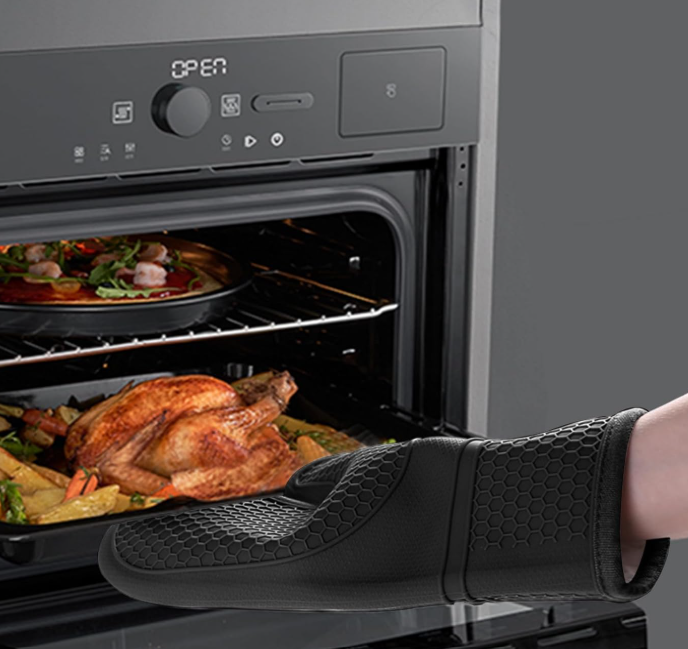 Heat-Resistant Silicone Mitts for Safe Cooking