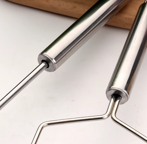 Smoother Purées, Fewer Strokes – Curved Wire Masher